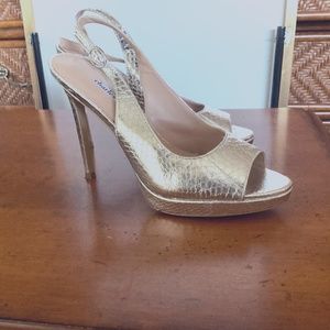 Charles David Silver Sling back peep toe size 8